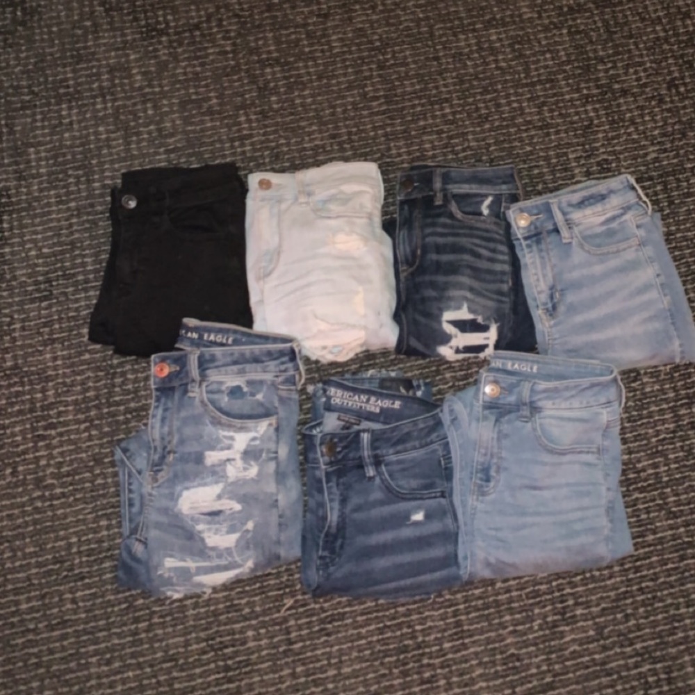 Bundle of American eagle jeans